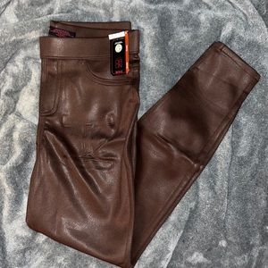 BNWT BEOWN JEGGINGS